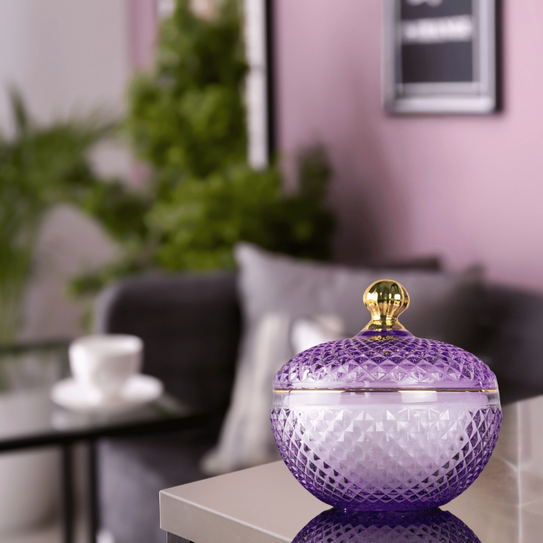 Luna in Parma Violet