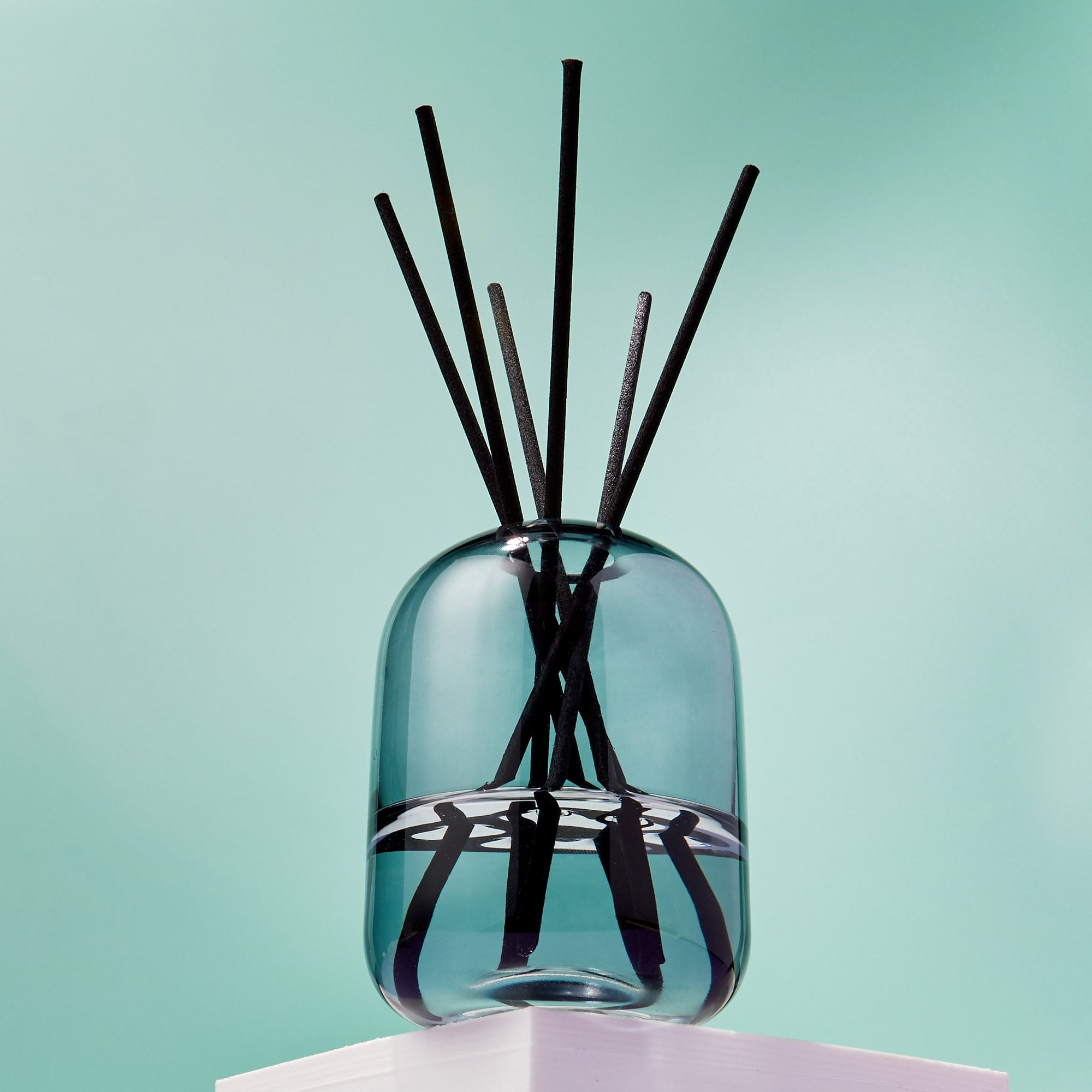 Hera Reed Diffuser in Inkey Grey